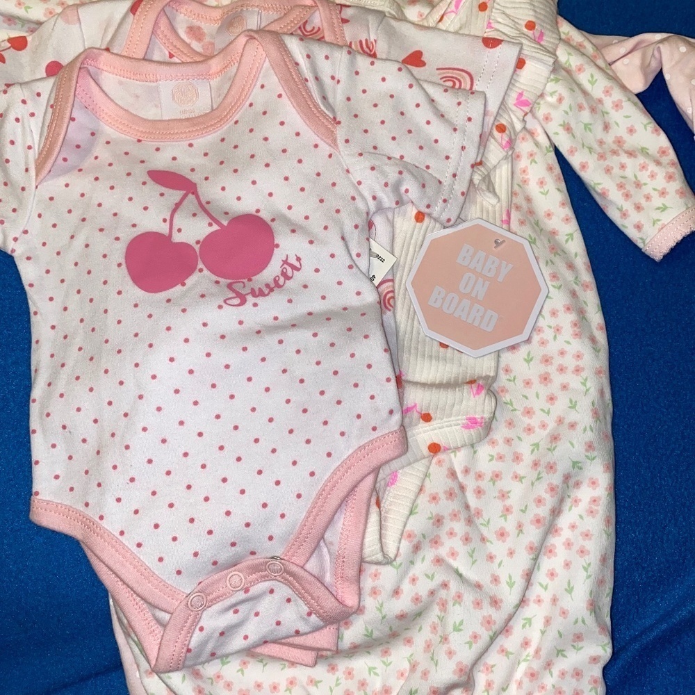Baby girls 0-3 six piece lot cat & Jack, baby on board, little me